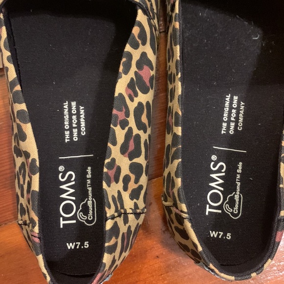 TOMS Classic Leopard Print - Picture 4 of 8